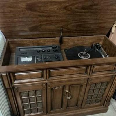 Sale Photo Thumbnail #31: stereo- turntable needs belt 