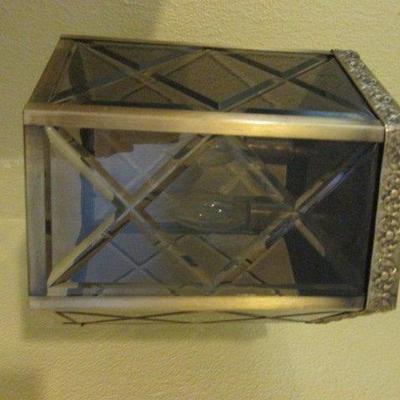 Sale Photo Thumbnail #32: lucite- and more acrylic pieces 
