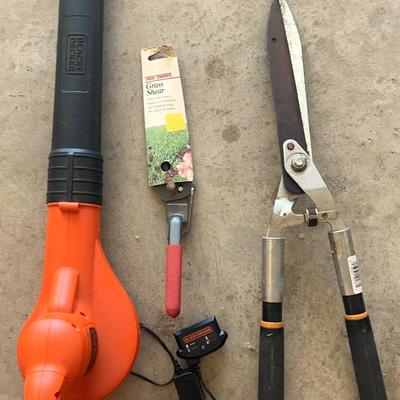 Black & Decker Cordless 20 V Blower And 2 Hand Trimmers