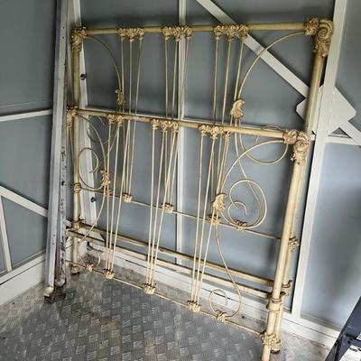 Sale Photo Thumbnail #46: Iron bed