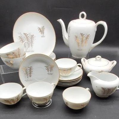 Stunning Fukagawa "Arita" Gold Bamboo Tea Set