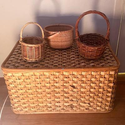 Wicker Storage Chest And (3) Small Baskets 