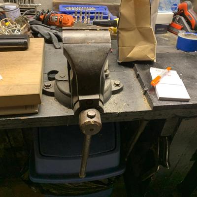 Large vice