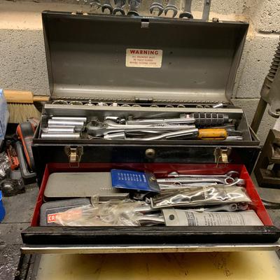Craftsman tool box w tools