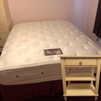 Mandalay Queen Mattress/Springs/Frame & Ethan Allen Nightstand