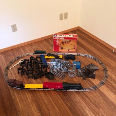 Lionel Train Set – Classic Model Rail
