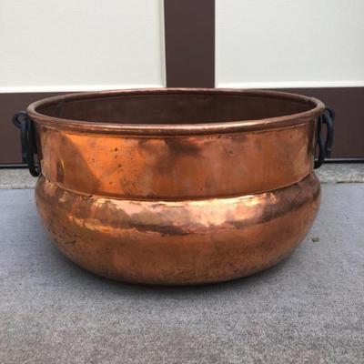 Large Copper Kettle – Handled Basin with Rolled Rim