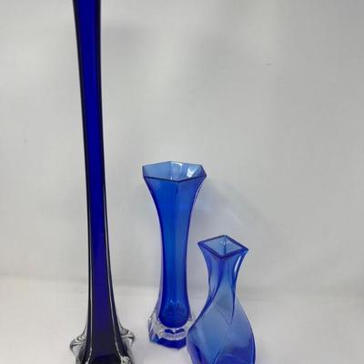 Trio of Handcrafted Floral Vases – Mixed Heights & Styles