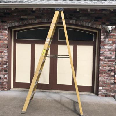 8-Foot Werner Aluminum Extension Ladder – Lightweight & Durable