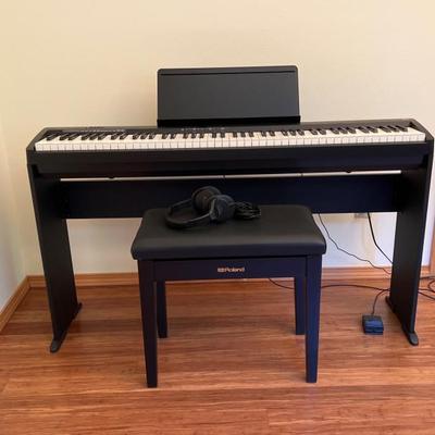Roland FP-10 Digital Piano with Accessories