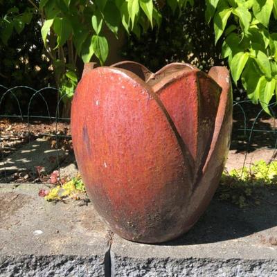 Blossom-Shaped Ceramic Planter – Tulip Motif