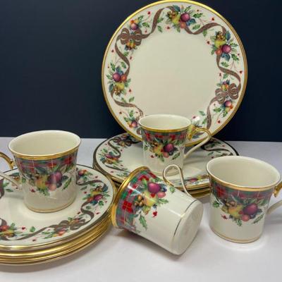 Lenox Holiday Tartan China – 4 Place Settings