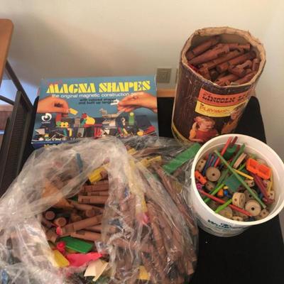 Building Toys – Lincoln Logs, Tinker Toys & Wooden Blocks	