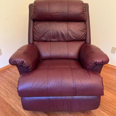 La-Z-Boy Recliner Rocker – Manual Lounge Chair with Traditional Design