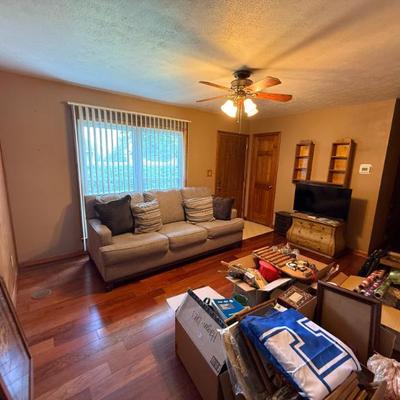 Sale Photo Thumbnail #12