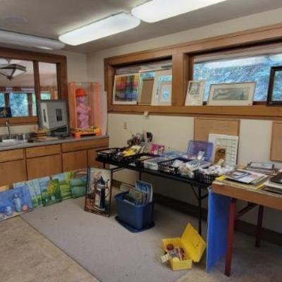 Sale Photo Thumbnail #104: Art Studio