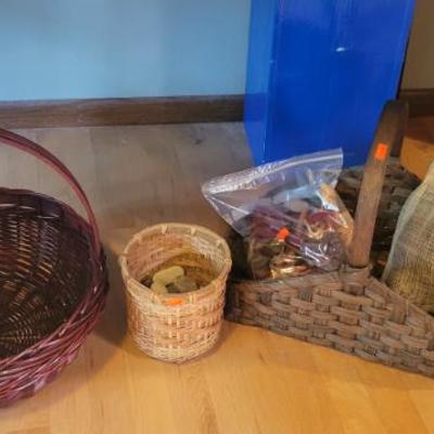 Sale Photo Thumbnail #77: Baskets