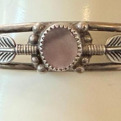 Vintage Navajo Sterling Silver & Pink Muscle Shell Cuff Braelet With Feather Accents - 15.1 Grams