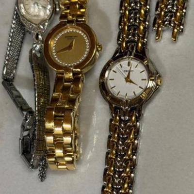 (3) Vintage Watches - Bulova 10K Rolled Gold Ladies Watch - Seiko Watch & Raymond Weil Ladies Watch