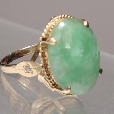 Vintage Jade And Gold Ring