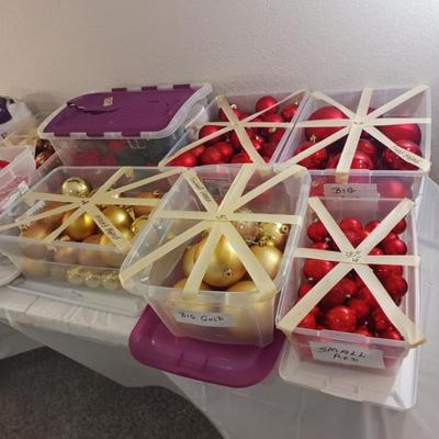 Sale Photo Thumbnail #91: Assorted Xmas ornaments 
