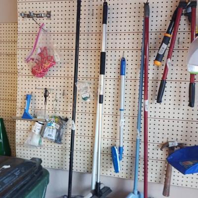 Sale Photo Thumbnail #134: Other misc items 