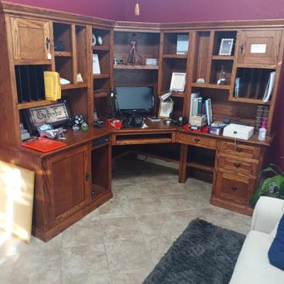 Sale Photo Thumbnail #14: Corner office work station 