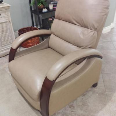 Sale Photo Thumbnail #23: Leather recliner