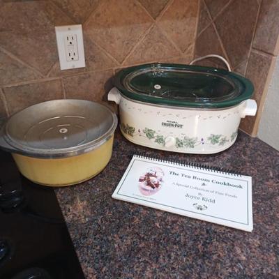 Sale Photo Thumbnail #53: Crock pot 
