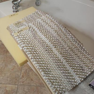 Sale Photo Thumbnail #73: Bath mats