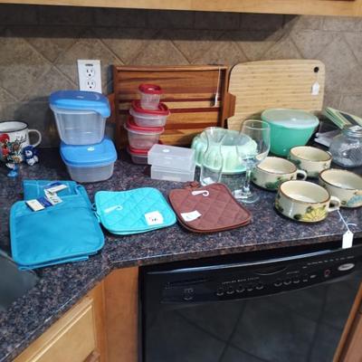 Sale Photo Thumbnail #51: Assorted kitchen items