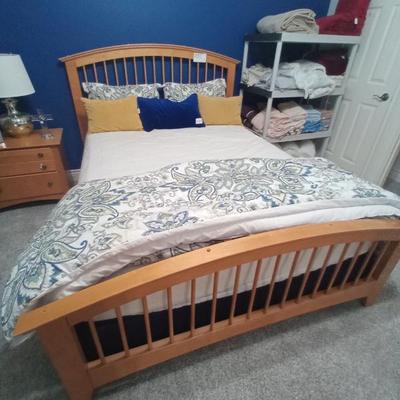 Sale Photo Thumbnail #3: Queen bed