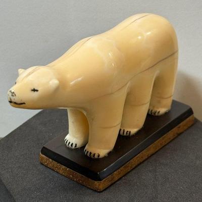 Inuit carved polar bear