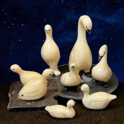 Small inuit carved bird figurines