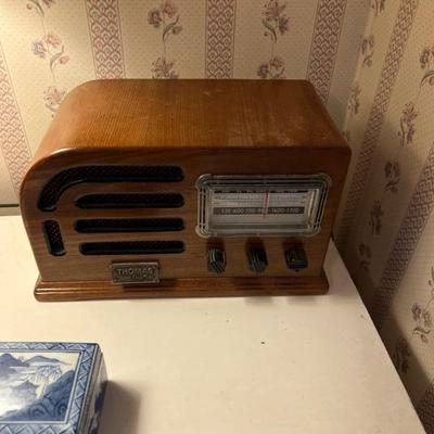 Thomas Collectors Edition Winston Select AM FM Cassette Radio 