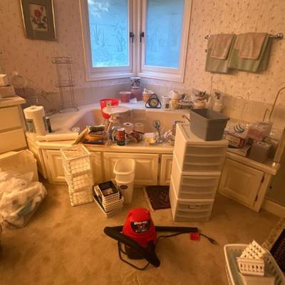 Toiletries & storage supplies
