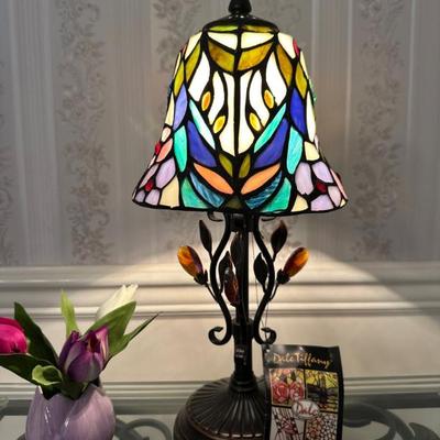 Tiffany-style stained glass lamp