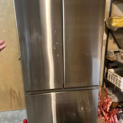 Samsung refrigerator & freezer combo