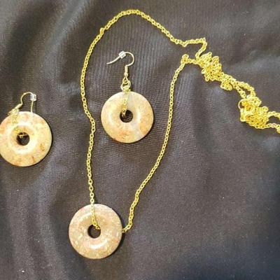 HKM047- Green Mottled Round Stone Handmade Necklace & Earrings