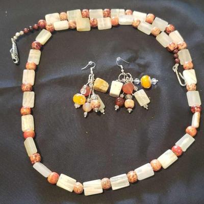 HKM044- Jade Colored And Wood Patterned Handmade Necklace & Earrings