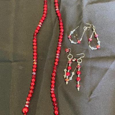 HKM015 - 12” Ruby Colored Beaded Necklace With Earrings 