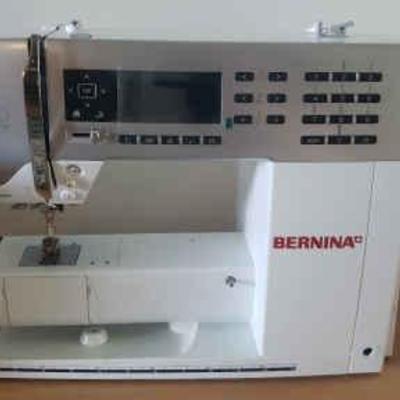 HKM084- Bernina Sewing Machine