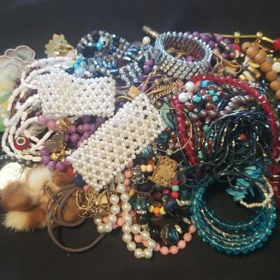 HKM025- Another Costume Jewelry Mystery Lot #2