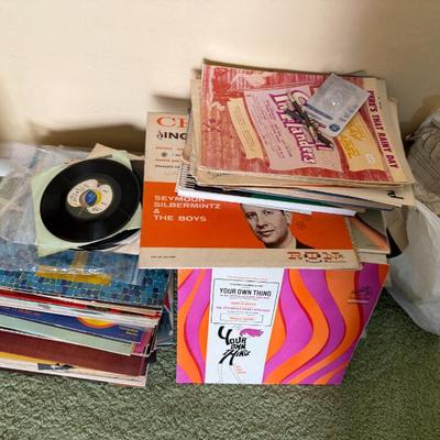 Assorted vintage vinyl (no classic rock) 