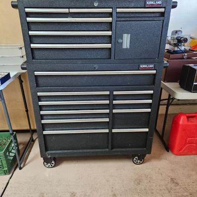 Nice Rolling Tool Chest 
