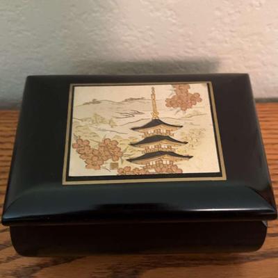 Vintage Musical Jewelry Box 