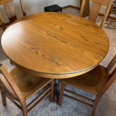 Circular Dining Table 