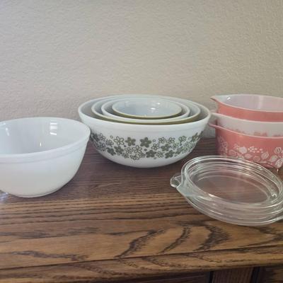 Vintage Pyrex Patterned Bowls/Dishes 