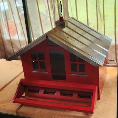 Bird feeder