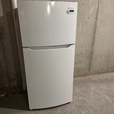 Sale Photo Thumbnail #36: refrigerator
